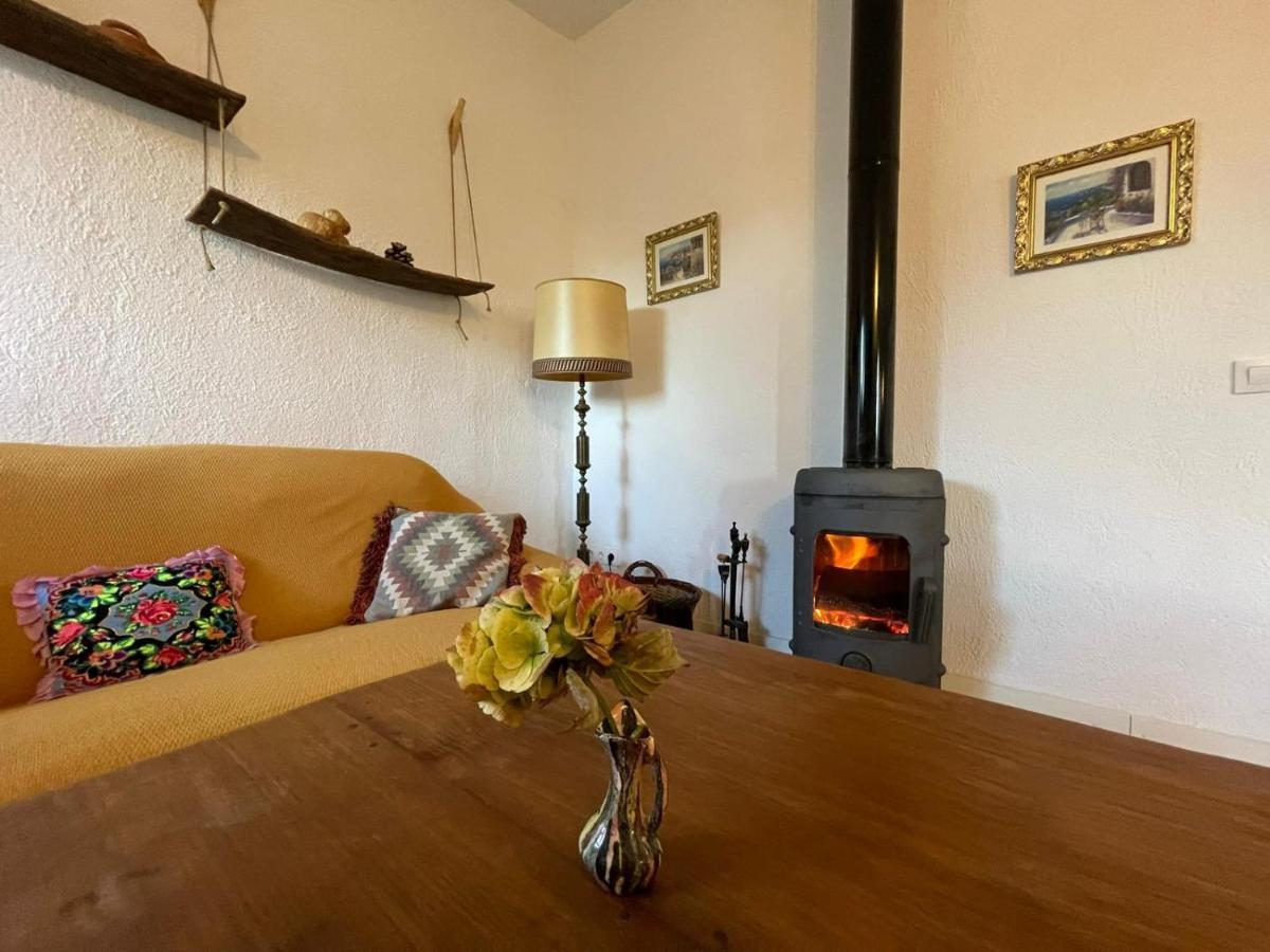 Aurora 2-Bed Cottage - Sleeps 4 - Montseny Park Арбусьес Экстерьер фото